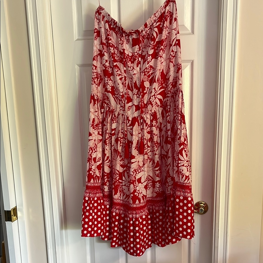Solitaire strapless dress. Red and white mixed print. XL. NWT